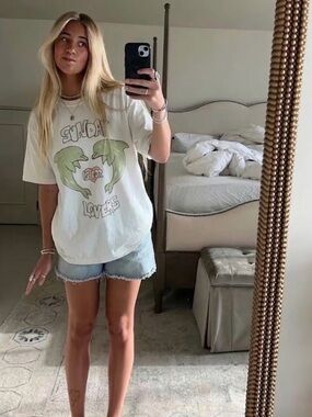 Aritzia Baggy White Graphic 'Sunday Is For Lovers' Tee